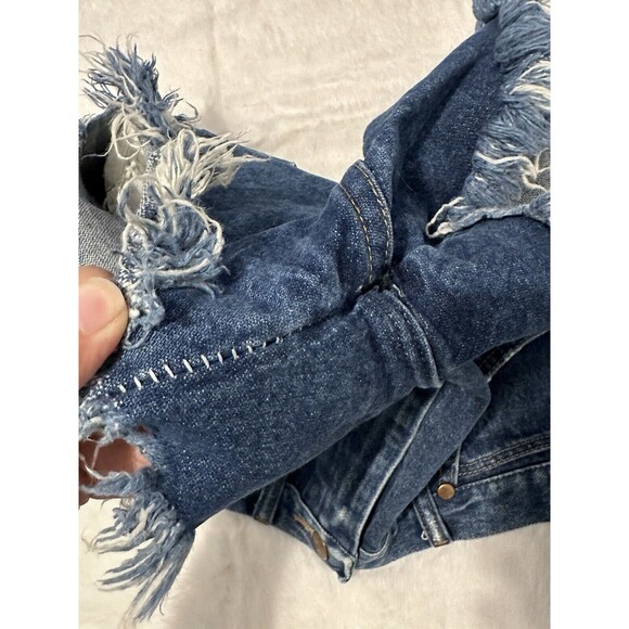 Wrangler Women’s Shorts Waist 28” Cut Off - Picture 5 of 5